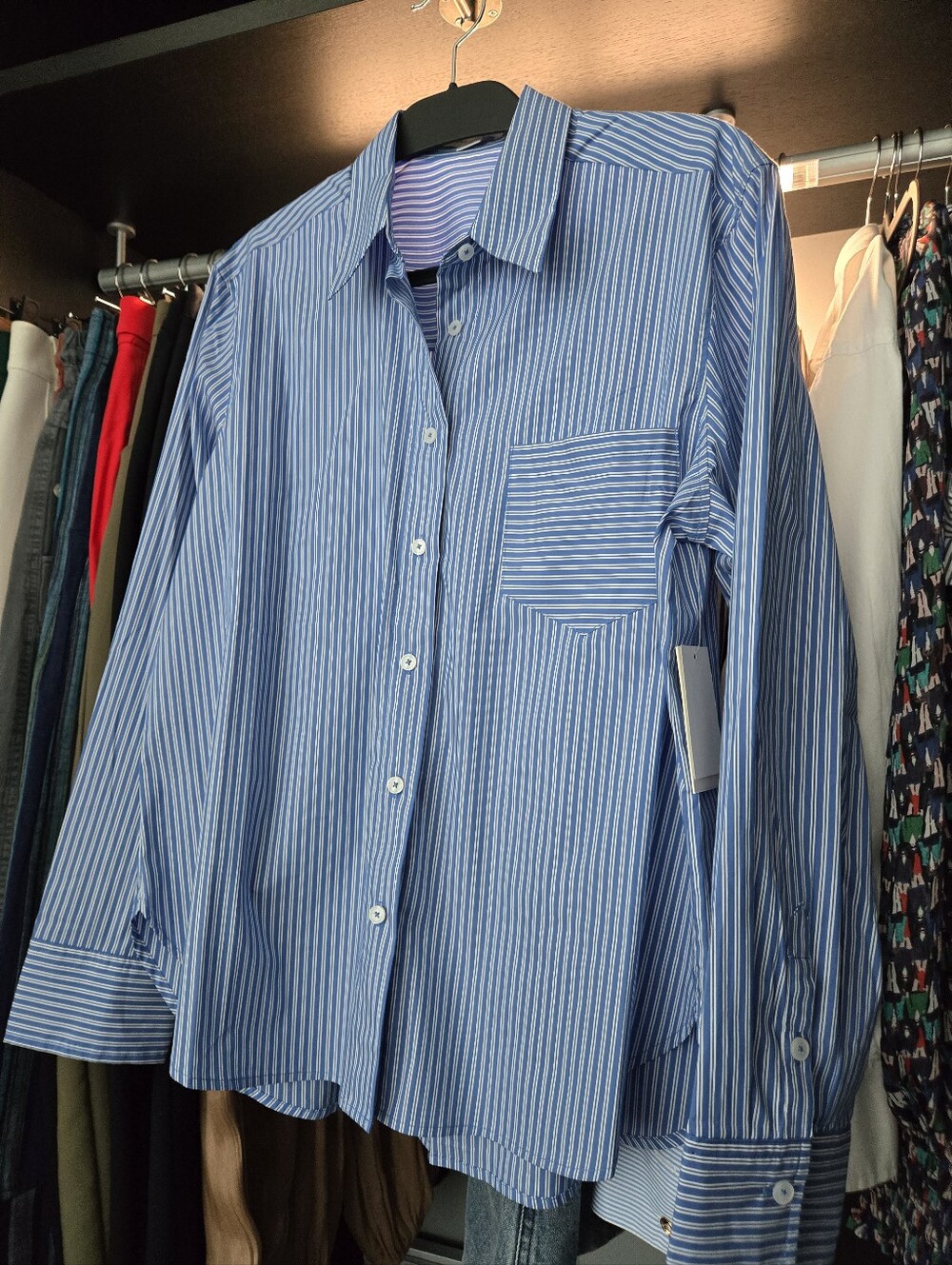 Good American Blue and White Striped Women's Button-Up Blouse - Picture 4 of 6